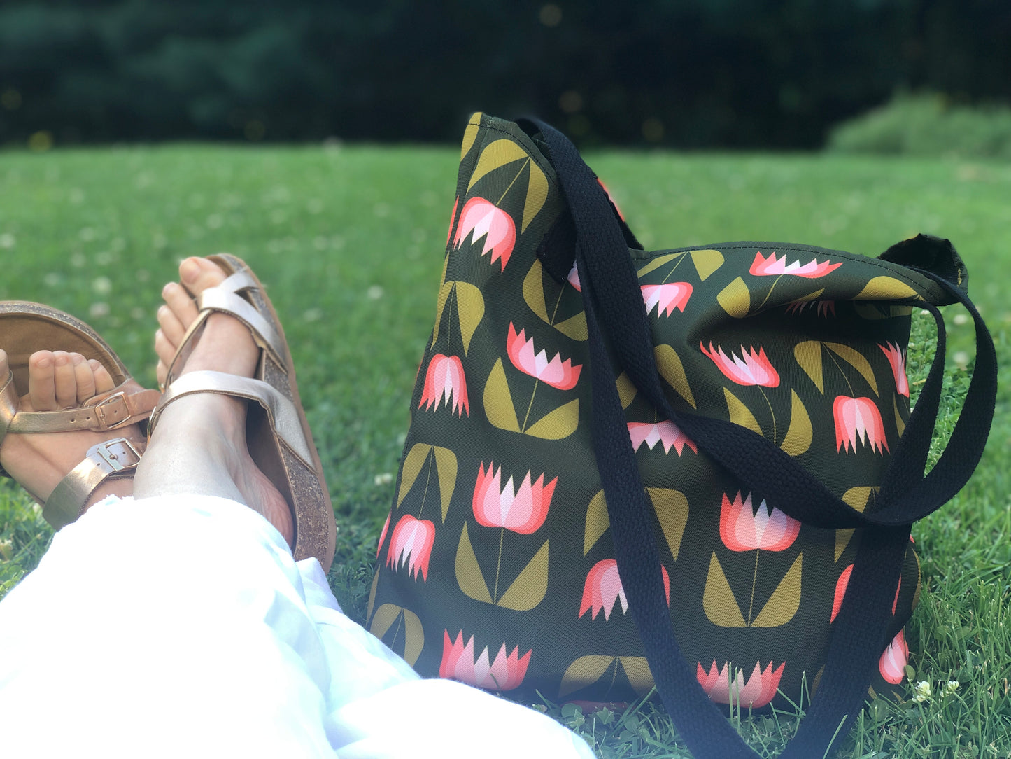 Tulip Tote bag